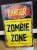 OSTRZEGAWCZA BLASZANA TABLICZKA DEKORACYJNA ZNAK, SZYLD 20x30 - ZOMBIE ZONE
