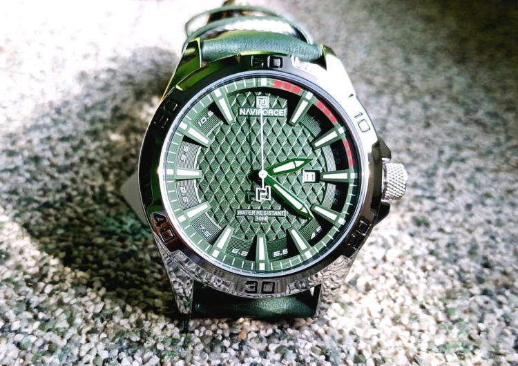 MASYWNY, ZIELONY ZEGAREK NAVIFORCE NF8023 WOJSKOWY STYL, DATOWNIK