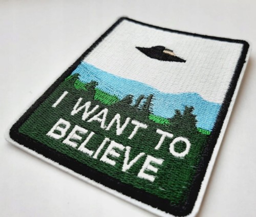 NASZYWKA TERMO HAFTOWANA, PATCH - CHCĘ WIERZYĆ W UFO, A WANT TO BELIEVE