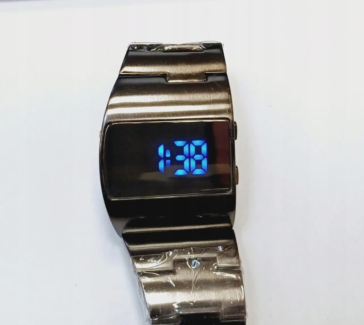 MASYWNY CYFROWY ZEGAREK ELEKTRONICZNY LED -NIEBIESKIE CYFRY STAL NIERDZEWNA
