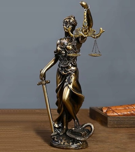 PIĘKNA FIGURKA, STATUA DEKORACYJNA - TEMIDA BOGINI PRAWA I SPRAWIEDLIWOŚCI