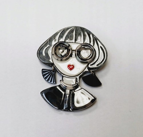 Nowa przypinka, brocha, broszka, plakietka - francuska Coco Chanel szara