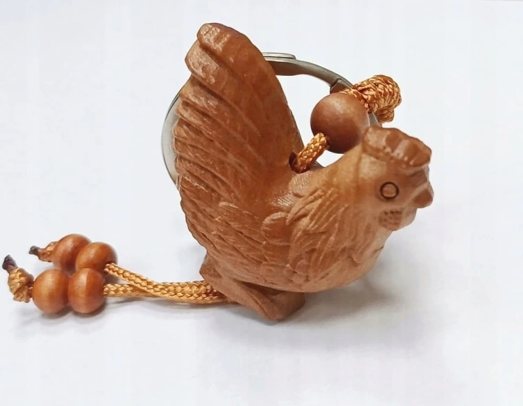 Brelok, breloczek, przywieszka, figurka - kurka, kura z mahoniu, mahoń