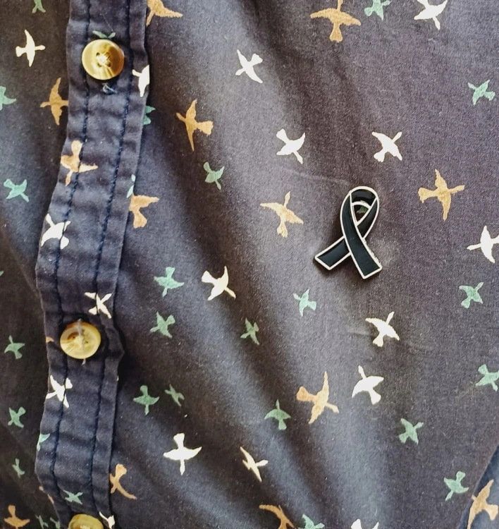 PIN, PRZYPINKA, BROSZKA, PLAKIETKA -SYMBOL ŻAŁOBY - CZARNA WSTĄŻKA ŻAŁOBNA