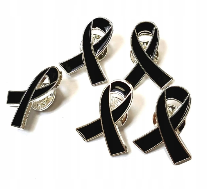 PIN, PRZYPINKA, BROSZKA, PLAKIETKA -SYMBOL ŻAŁOBY - CZARNA WSTĄŻKA ŻAŁOBNA