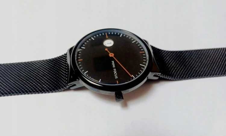 UNIKALNY, MINIMALISTYCZNY ZEGAREK Z JEDNĄ WSKAZÓWKĄ MINI FOCUS