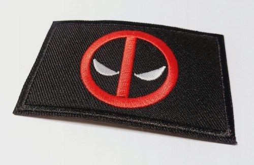 Naszywka termo haftowana, łatka, patch - emblemat Deadpool Marvel 5x8 cm