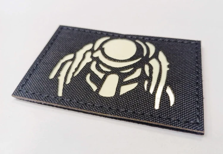 Naszywka, patka, patch na rzep emblemat - obcy - PREDATOR - luminous 5x8 cm