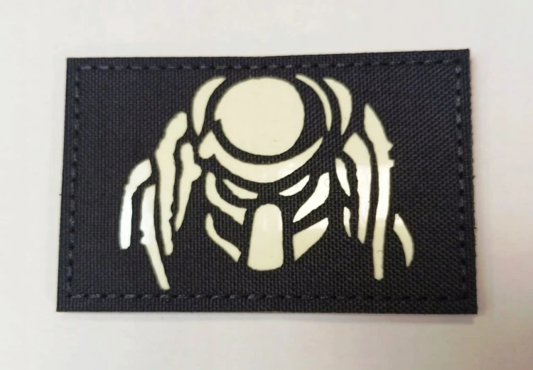 Naszywka, patka, patch na rzep emblemat - obcy - PREDATOR - luminous 5x8 cm
