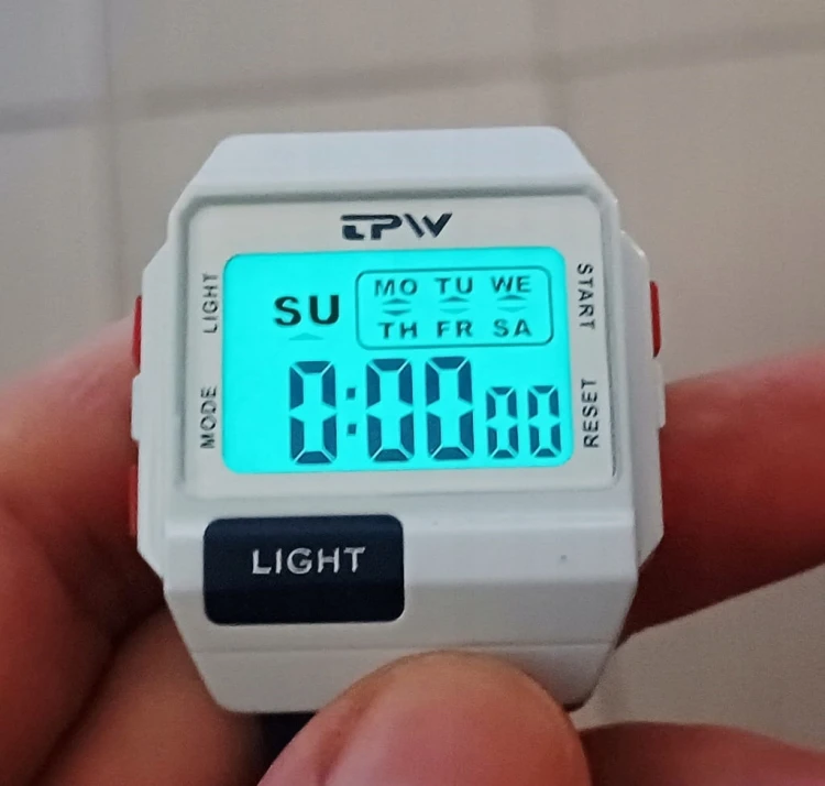 NOWY, MŁODZIEŻOWY, CZYTELNY ZEGAREK ELEKTRONICZNY LCD, TPW - SPORTOWY STYL