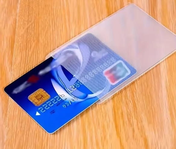 PRZEZROCZYSTE OCHRONNE ETUI NA KARTĘ PŁATNICZĄ, KREDYTOWĄ, BANKOMATOWĄ 6x9