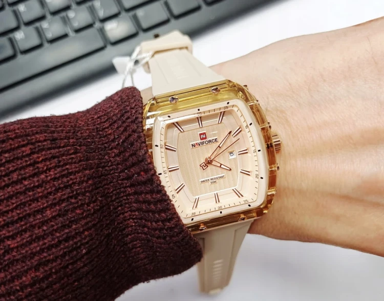 PIĘKNY, ELEGANCKI DAMSKI ZEGAREK Z DATOWNIKIEM NAVIFORCE - BEŻOWY