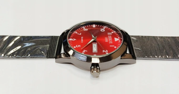 LUKSUSOWY, CZYTELNY ZEGAREK Z DATOWNIKIEM DAY-DATE LUMINOUS CZERWONA TARCZA