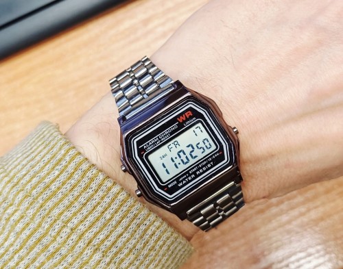 NOWY ZEGAREK ELEKTRONICZNY LCD - STYL RETRO - GRAFITOWY