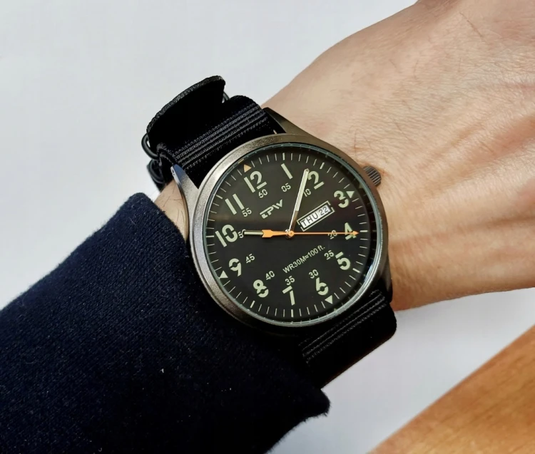 Zegarek TPW LUMINOUS - wojskowy styl, super design DAY- DATE - czarny